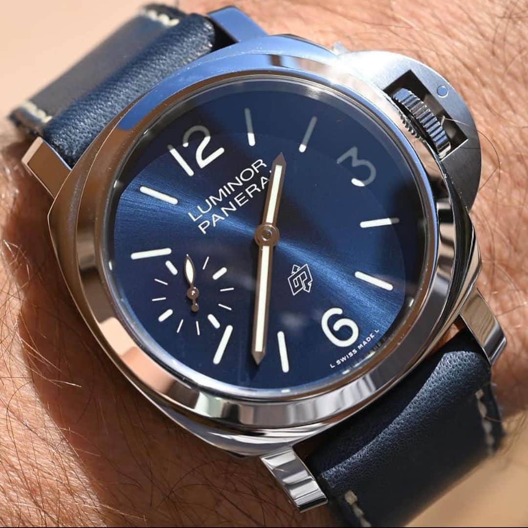 パネライのインスタグラム：「The #PAM1085 44mm Blue Mare is just an absolute beauty! Don’t you agree? Pic by @svrcomrco #paneraicentral」