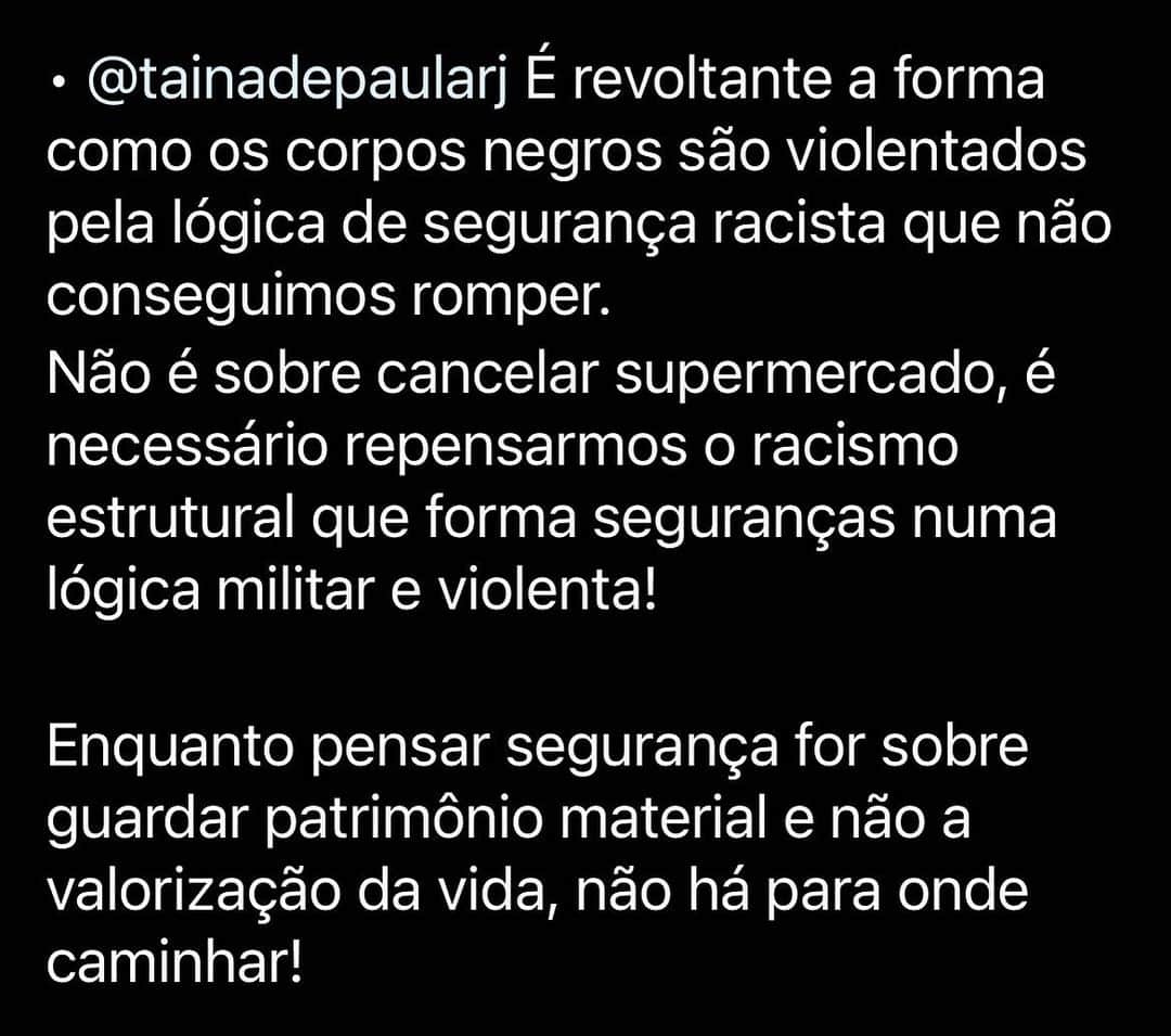 カロライナディークマンのインスタグラム：「@tainadepaularj 👊🏽👊🏾👊🏿」