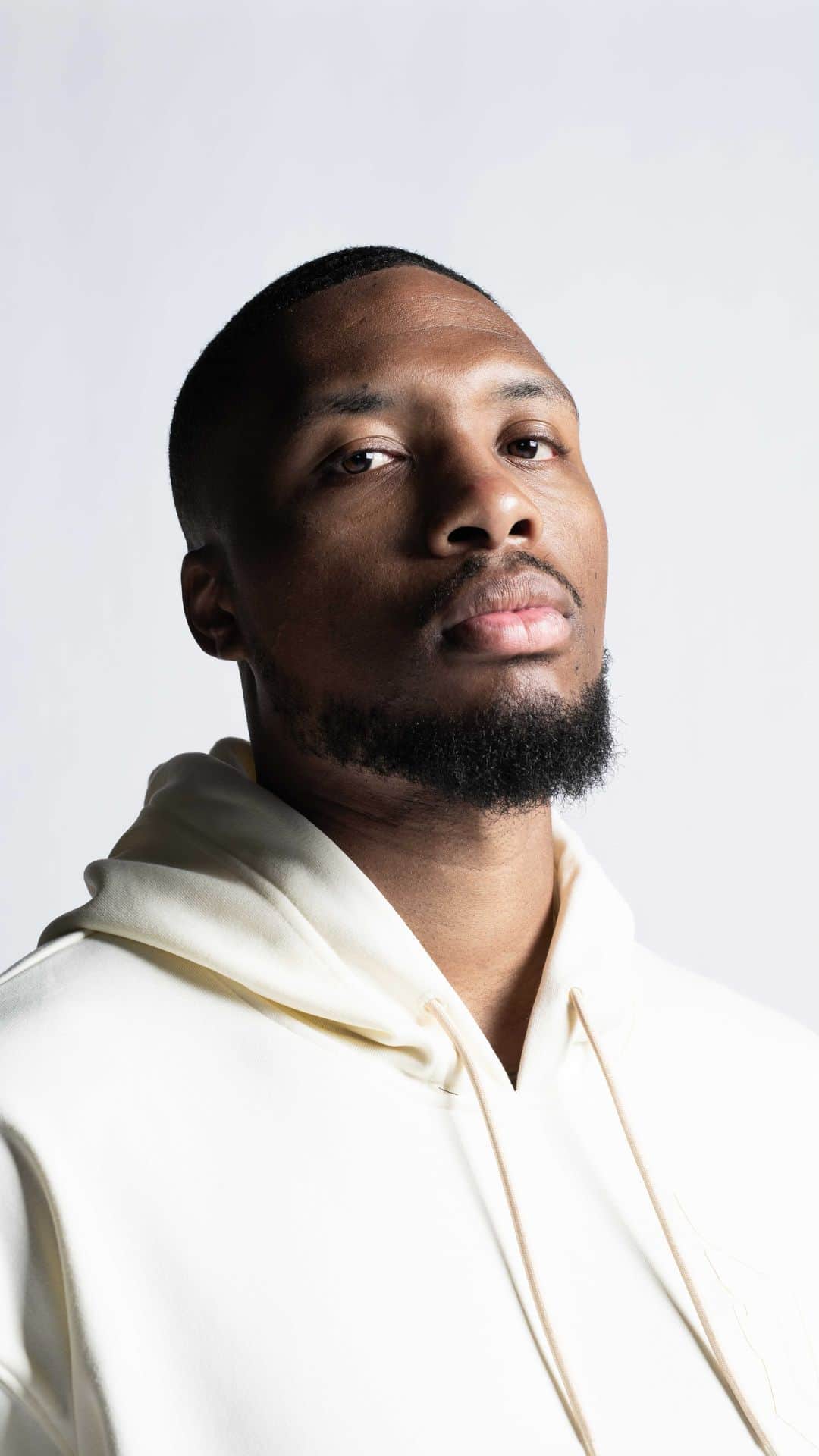 デイミアン・リラードのインスタグラム：「This is what it means to be a visionary.   The Visionary colorway of the #Dame7 is out now. Tap the video get yours.  @adidashoops #createdwithadidas #YKWTII ⌚️」