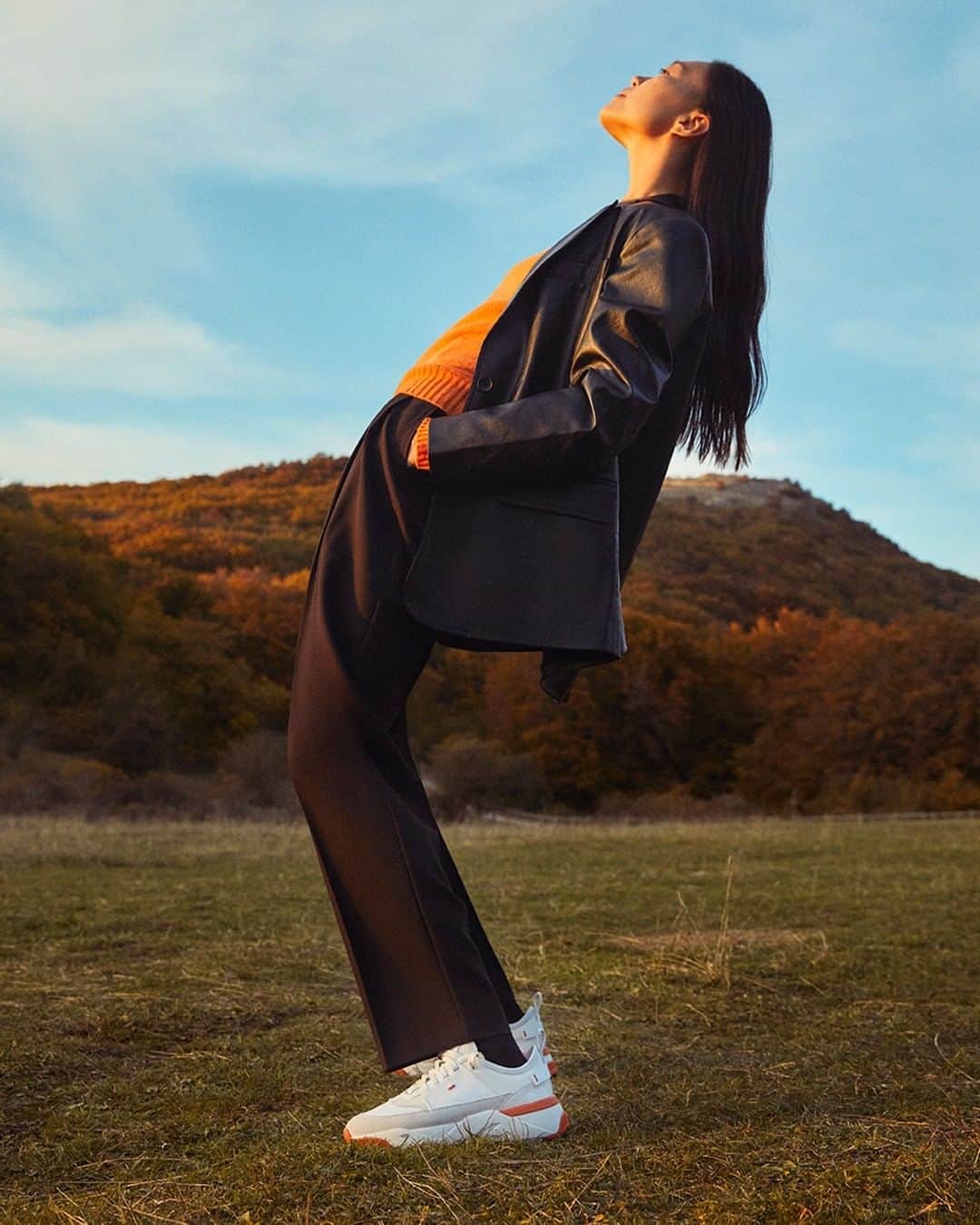 サントーニのインスタグラム：「Santoni's Innova sneaker: mixing the cool and the contemporary, discover freedom, flexibility and style.   #Santoni #SantoniFW20 #MadeinSantoni #InnovabySantoni」