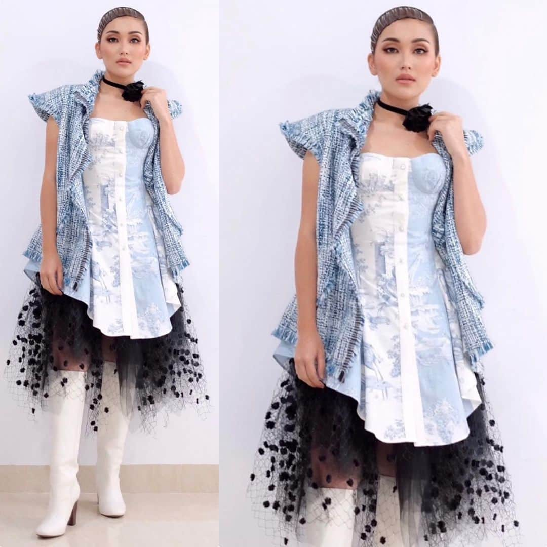 アユ・ティンティンさんのインスタグラム写真 - (アユ・ティンティンInstagram)「Terima kasih banyak buat semua doa dan dukungannya. Alhamdulillah Ya Allah ❤️❤️❤️ Outfit @eddybetty Choker @houseofjealouxy Fashion Stylist @erichalamin Make up @candrazhang Hair @kriznafahrezi  Photo @andhyez_photoworks」11月21日 1時34分 - ayutingting92