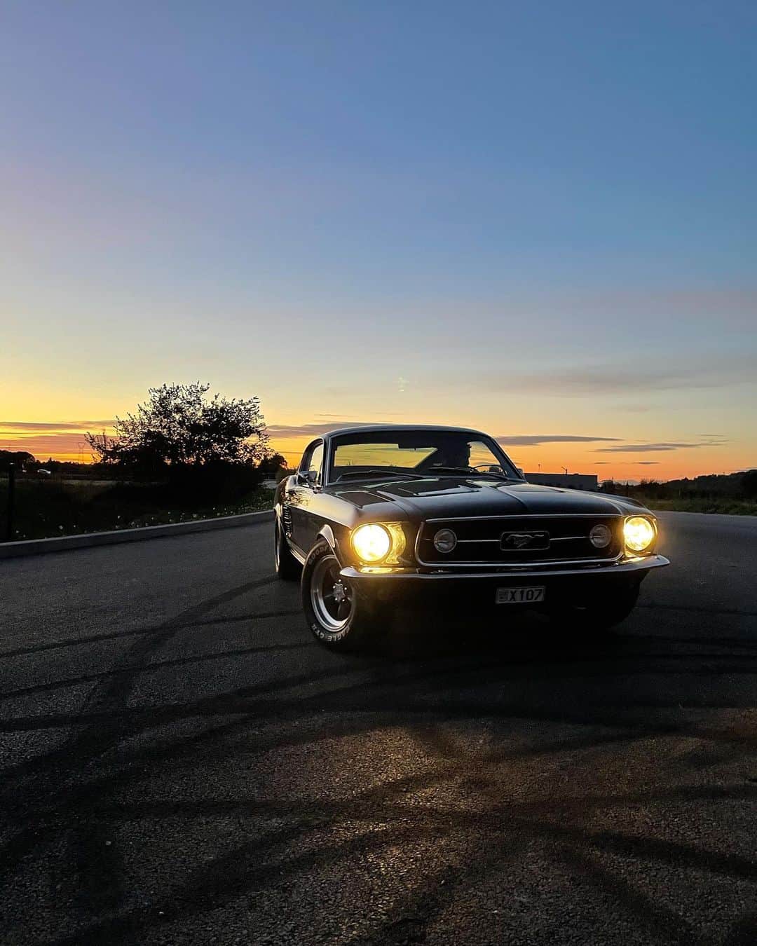ジェームズ・ロシターのインスタグラム：「Fastback Friday... 1967 Mustang」