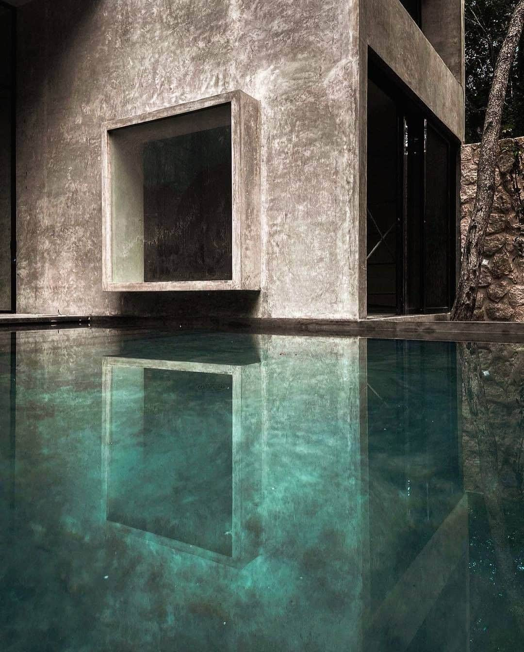 Architecture - Housesさんのインスタグラム写真 - (Architecture - HousesInstagram)「⁣ 𝐂𝐚𝐬𝐚 𝐀𝐯𝐢𝐯⁣ How impressive is this #swimmingpool?⁣ Double tap if you like it!⁣ Tag an #architecture lover.💙⁣ _____⁣⁣⁣⁣⁣ 📐 @colab_tulum⁣ 📍 Tulum, #México⁣ #archidesignhome⁣ _____⁣⁣⁣⁣⁣ #architecture #arquitectura #arquitecturamx #design #interiordesign #landscapedesign #building #instadaily #architecturephotography #terrace #architecturelovers⁣」11月21日 1時50分 - _archidesignhome_