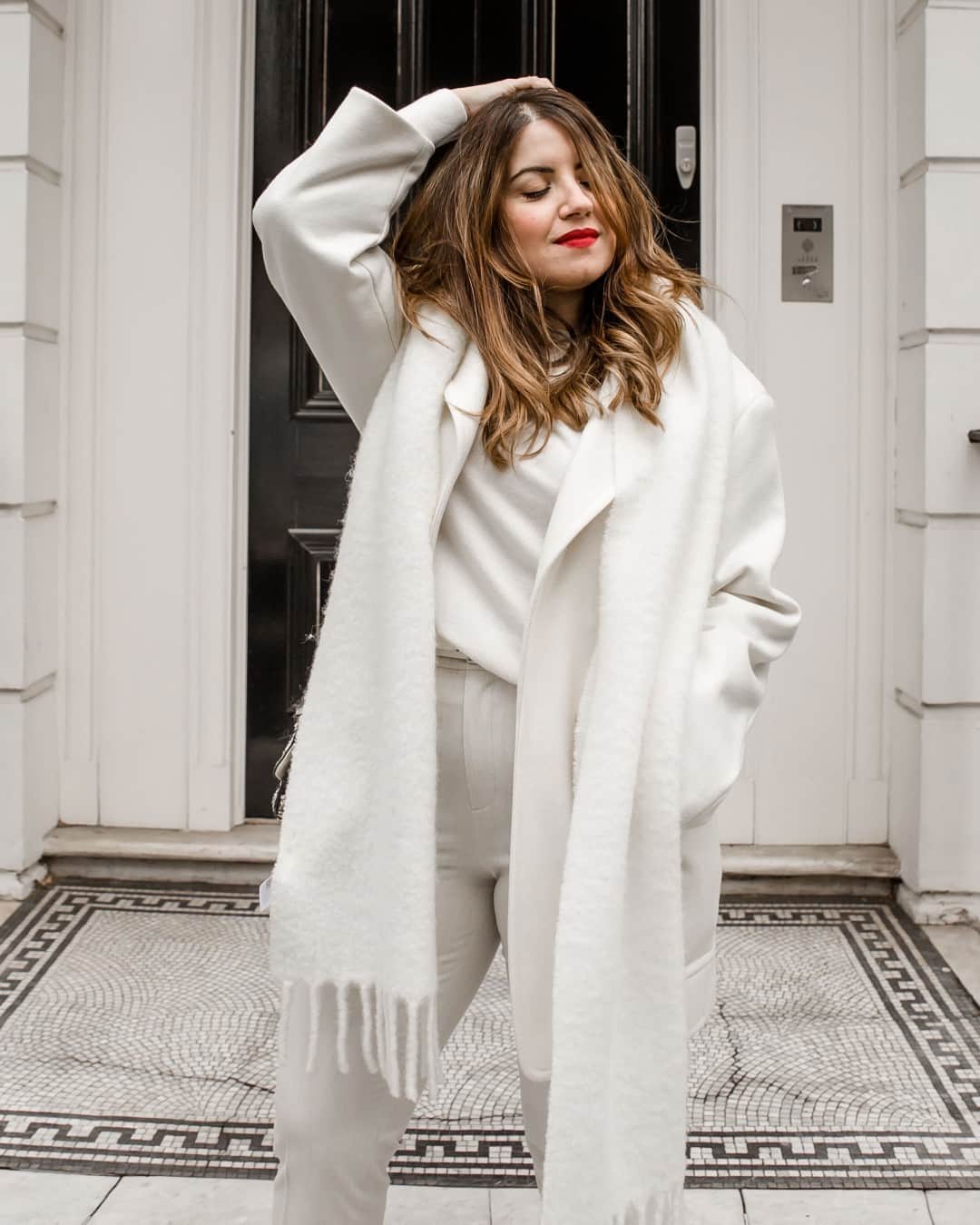UNIQLO UKのインスタグラム：「Keep it cool all winter in cashmere.   #uniqlo_newarrivals #uniqlo_cashmere #streetfashion」