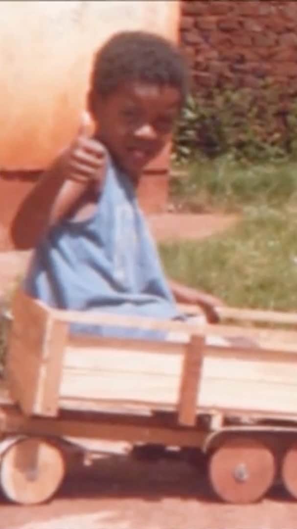 フェルナンジーニョのインスタグラム：「Igualdade racial precisa ser respeitada. Eduquemos as crianças de hoje para termos um futuro melhor 🙏🏾」