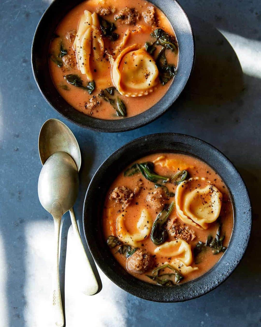 FOLKのインスタグラム：「It’s time to get cozy, y’all. Find your favorite sherpa blanket and largest spoon. 6 Sensational Soups to Save now up on www.folklifestyle.com.  1.) @spoonforkbacon 2.) @platingsandpairings 3.) @zestfulkitchen 4.) @thelemonapron 5.) @kimscravings 6.) @thecookierookie」