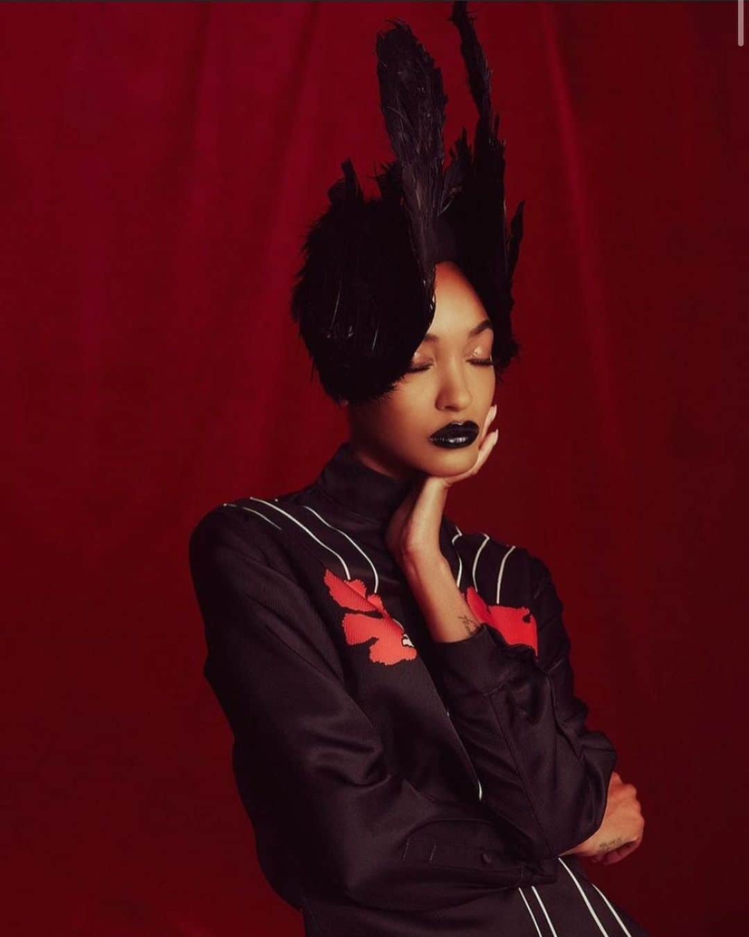 ジョーダン・ダンのインスタグラム：「Working with creatives like @rasharn_agyemang restores my love for fashion all over again 🖤  W MAG :THE NEW ORIGINALS ISSUE  Photographer @rasharn_agyemang  Stylist @kegrand  Hair @anthonyturnerhair  Make up @ciaradoesmakeup」