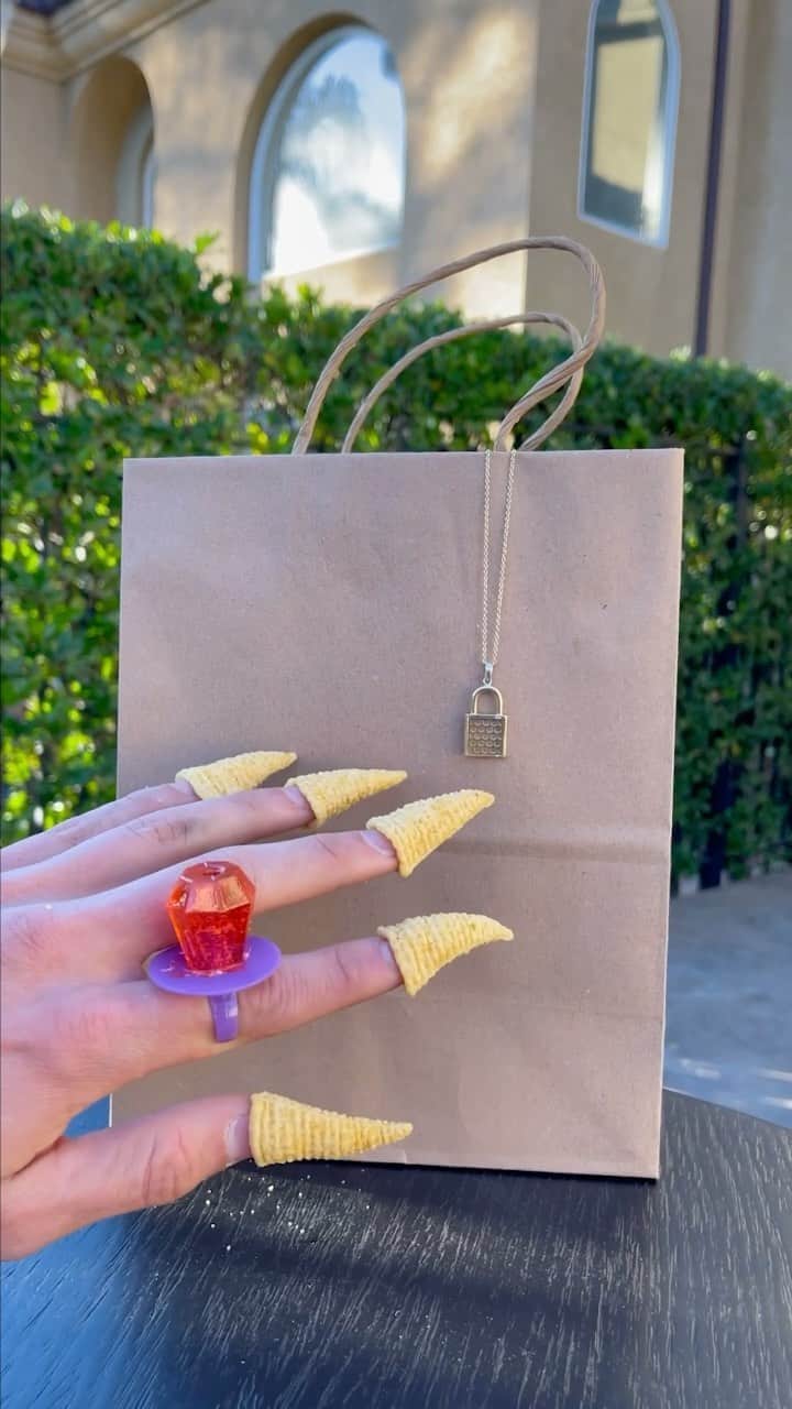 Mark Dohnerのインスタグラム：「WALMART KYLIE JENNER! 😂Recreating @kyliejenner IG photos until this becomes a trend 🔥STREAM MY SONG FAMOUS! #kyliejenner #famous」
