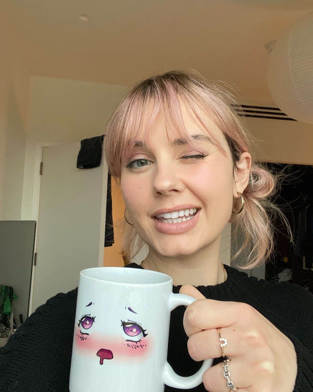 Arden Roseのインスタグラム：「Cuz why wouldn’t I post an ahegao mug on my Instagram feed? Can’t see any good reason not to!」