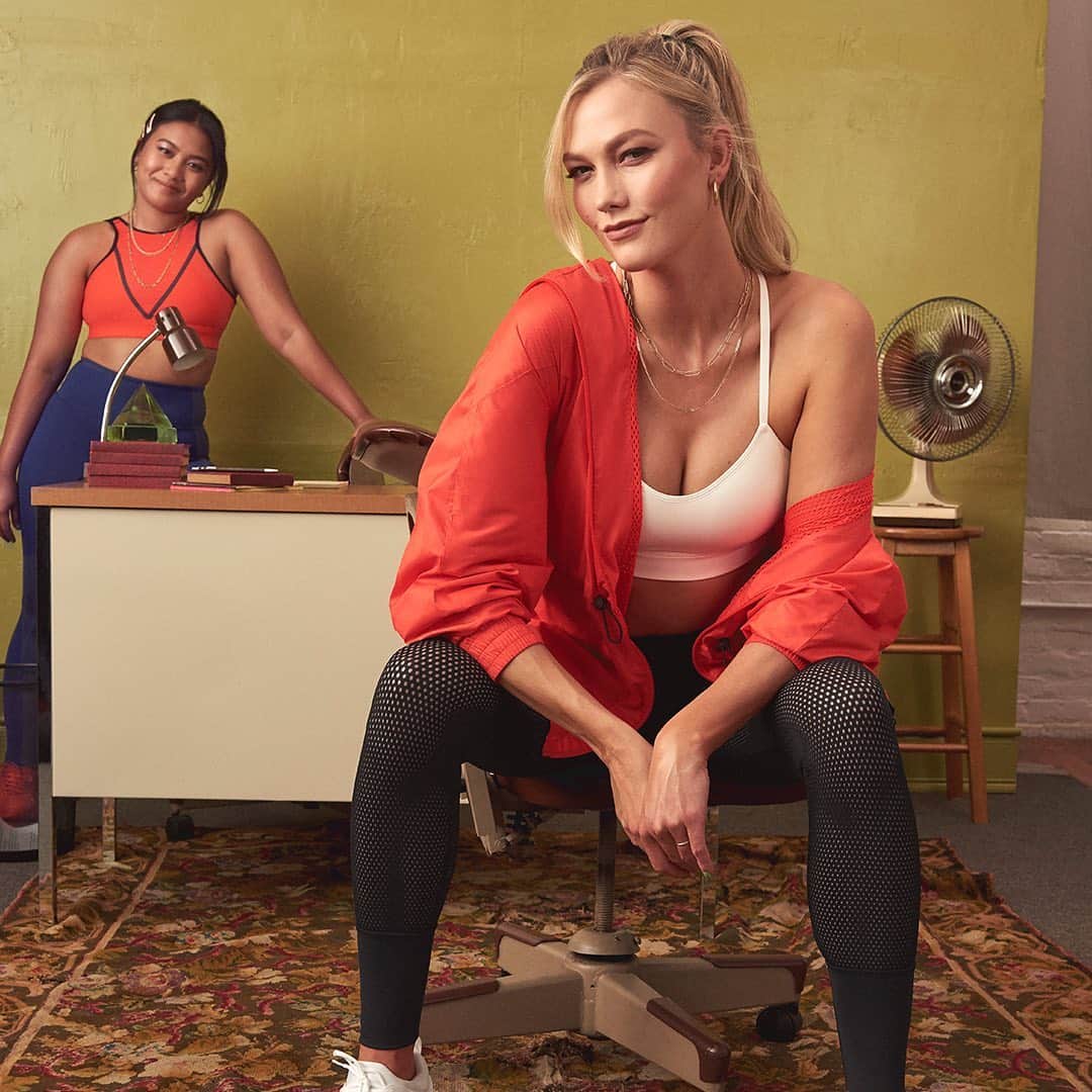adidas Womenさんのインスタグラム写真 - (adidas WomenInstagram)「Introducing adidas x @karliekloss, an athletic collection to support your ambitions in life.​  ​❤️ At the heart of this collection is supermodel and entrepreneur Karlie Kloss, who’s a firm believer in the connection between working out and progress in other aspects of her life, especially in her work empowering young women in innovation and tech. Featured in the collection are two Kode with Klossy Alumni, Elysha (@elyshagabs)​ and Alexis (@alexisdenisew).​  ​👉 Swipe to explore ​  Dropping December 1 on adidas.com and in the adidas App​  ​☑️ FAST FACT: Kode With Klossy (@kodewithklossy) is a free coding program for girls aged 13-18, founded by Karlie Kloss as part of her commitment to mentoring young women in tech.​」11月21日 2時49分 - adidaswomen