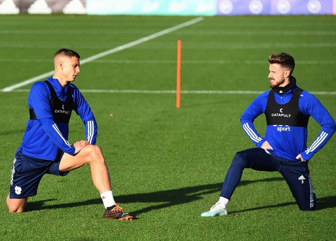 ジョー・ベネットのインスタグラム：「Training before Millwall tomorrow ⚽️💫」