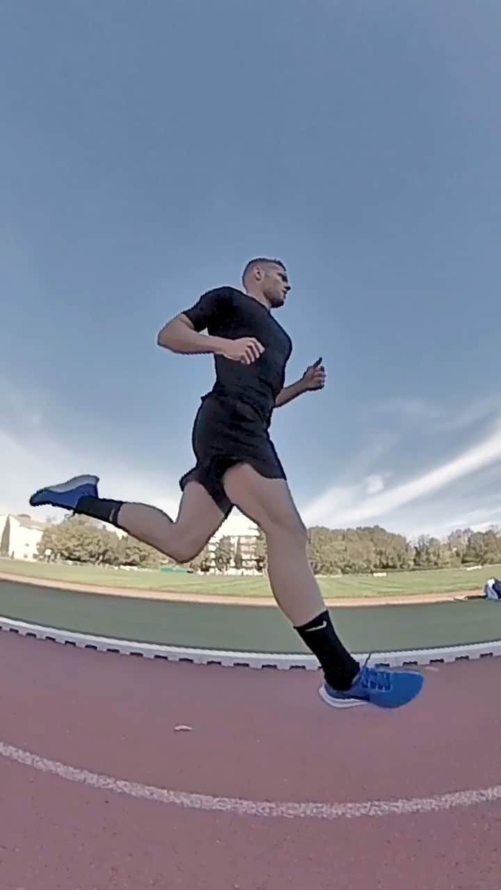 ケビン・マイヤーのインスタグラム：「3 x 4 x 300m 💀 @niker」