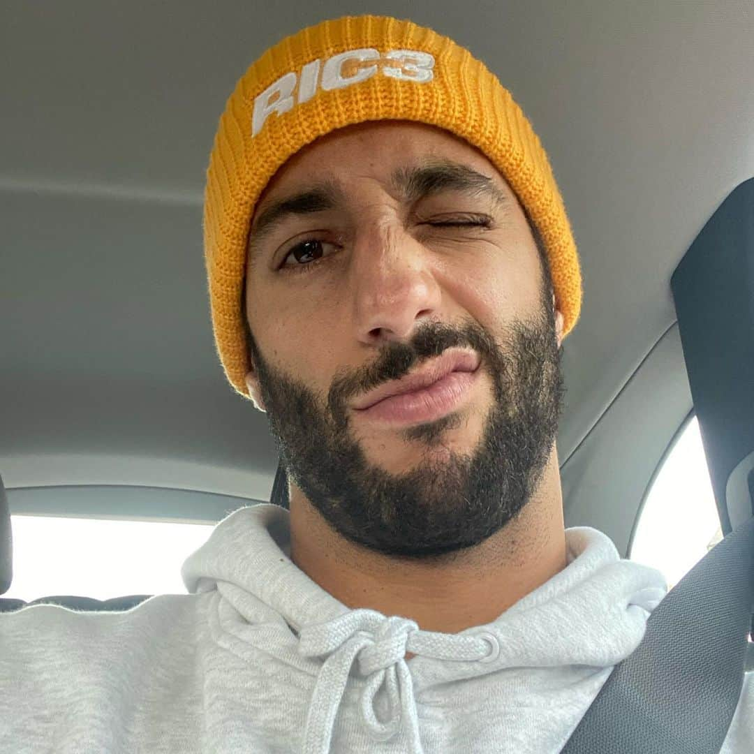 ダニエル・リカルドさんのインスタグラム写真 - (ダニエル・リカルドInstagram)「Hi. Happy Friday.」11月21日 3時21分 - danielricciardo