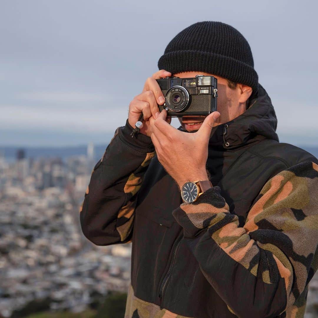 ニクソンのインスタグラム：「Analog tools #nixon   @zakramiller」
