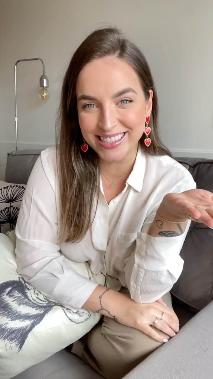 Bruna Unzuetaのインスタグラム：「Colgate É de Coração  chegouu no Brasil e eu fui responsável por contar essa novidade pra vocês 😁 e ainda presentear alguém especial com esse Kit incrível que pode ser sim uma opção de mimo pra surpreender alguém que você goste 🥰❤️ @colgatebrasil #ColgateÉdeCoração *publicidade」