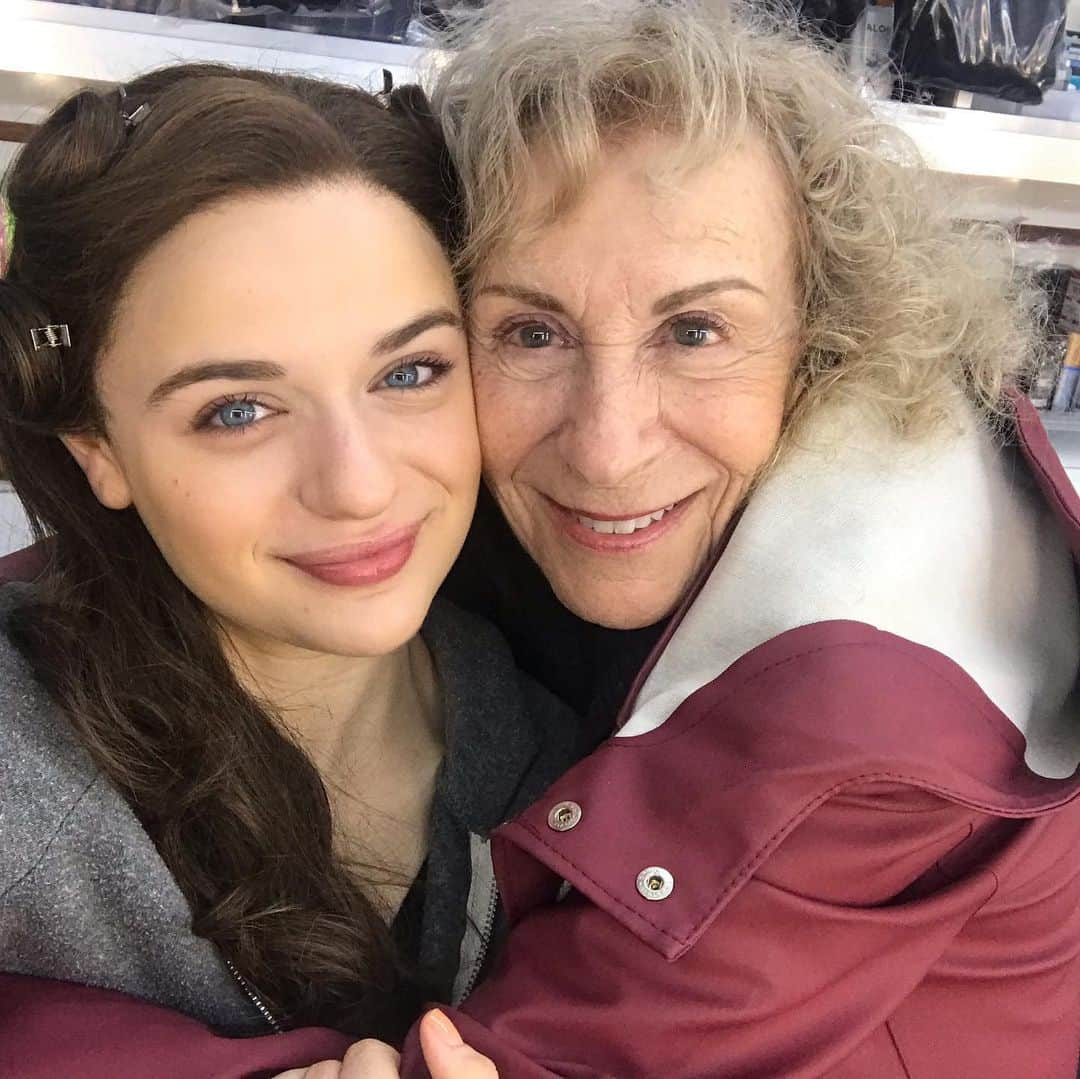 ジョーイ・キングさんのインスタグラム写真 - (ジョーイ・キングInstagram)「Grandma it’s your birthday!! And as I look at these pictures 2 thoughts come to mind.  1. You are mind blowingly stunning at every age...I mean how do you keep getting more beautiful?  And  2. From the time I started having memories, to now, the joy you’ve  brought me is far beyond explanation. Having you as my grandmother is the greatest gift I feel so lucky to have grown up with you as my designated grilled cheese maker, dress up partner, make believe buddy, and friend.  Please wear your masks, wash your hands and help stop the spread of this virus, because me and many others would like to give their grandmas a hug again soon. ♥️」11月21日 4時24分 - joeyking