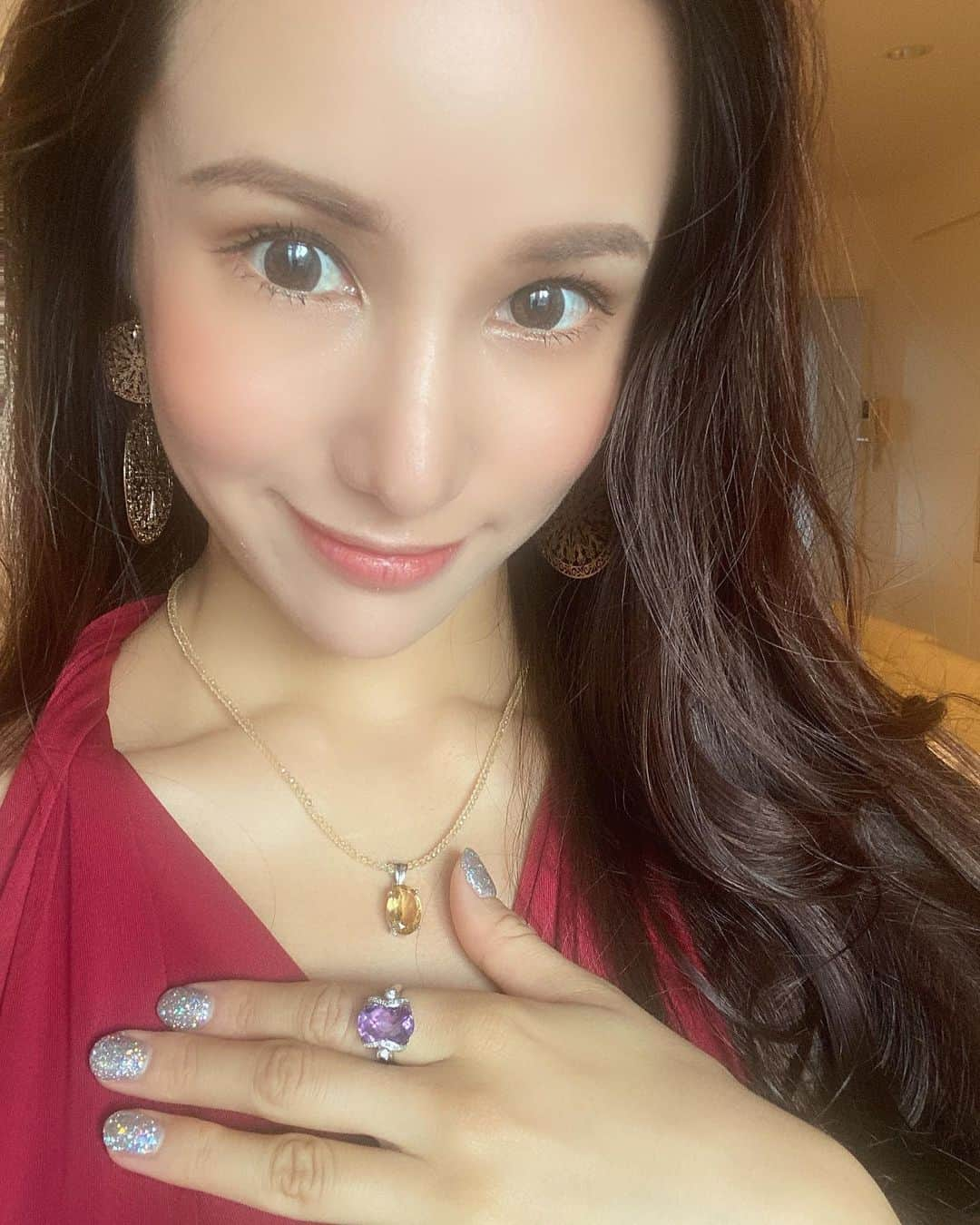 𝙵𝙰𝙸𝚁𝚈 のインスタグラム：「・ ・ ・ 自分への誕生日プレゼント🎁は アメジストンの 指輪💍ちゃん！ なぜかピン！と感じた😍💓 ・ こういうトキメキは 大切にしたい🍀 値段とかブランドとか そんな外枠じゃなくて 魂が欲しいと思うもの を手に入れて おきたいな✨😍 ・  🧚‍♀️いつもみんなの笑顔のおかげで #世の常ため人のため #follow#happy ##スピリチュアル #ヒーリング#music #japan#cute #sexy#love#🇯🇵 #dance #followme #thankyou  #goodtime #enjoy #enjoylife #❤️ #japanesegirl #instagram#楽しみたい #smile#like4like#エクササイズ  #心から#ピカピカ #変化を楽しむ  #感謝#instafoodsgresik」