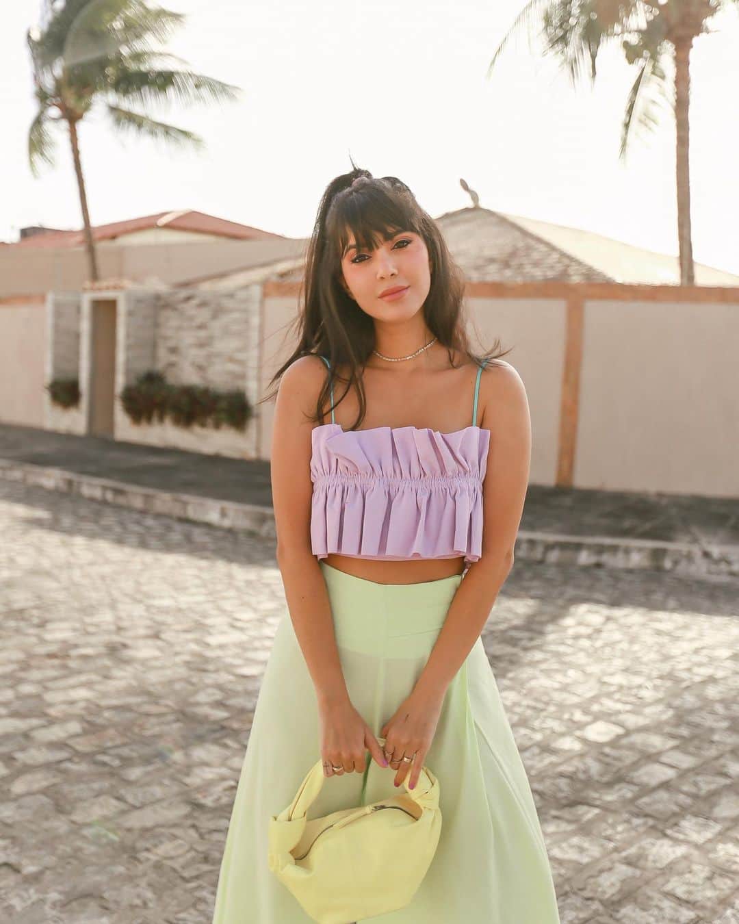 Gabriela Salesのインスタグラム：「Do diaaaa! Viramentos de jogos kkkk. Lookinho perfeitoooo da @officialopen que eu amo/sou/existo!!! O que é esse top? 😍😍😍 É da nova coleção. O que acharam? *publi」