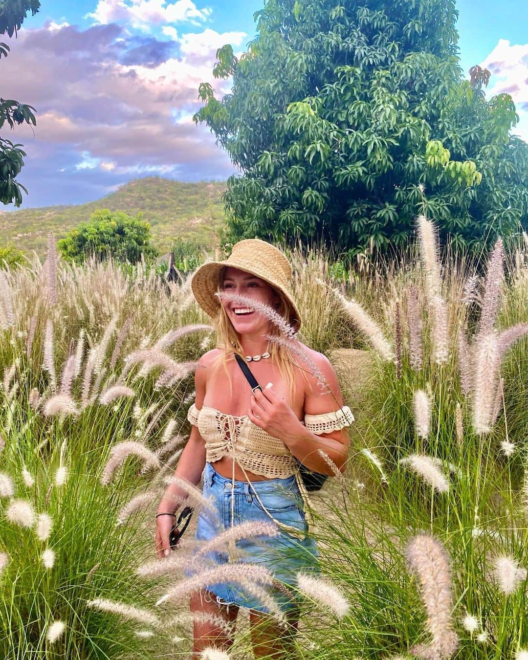 ジェイミー・アンダーソンのインスタグラム：「One day at a time 💙」