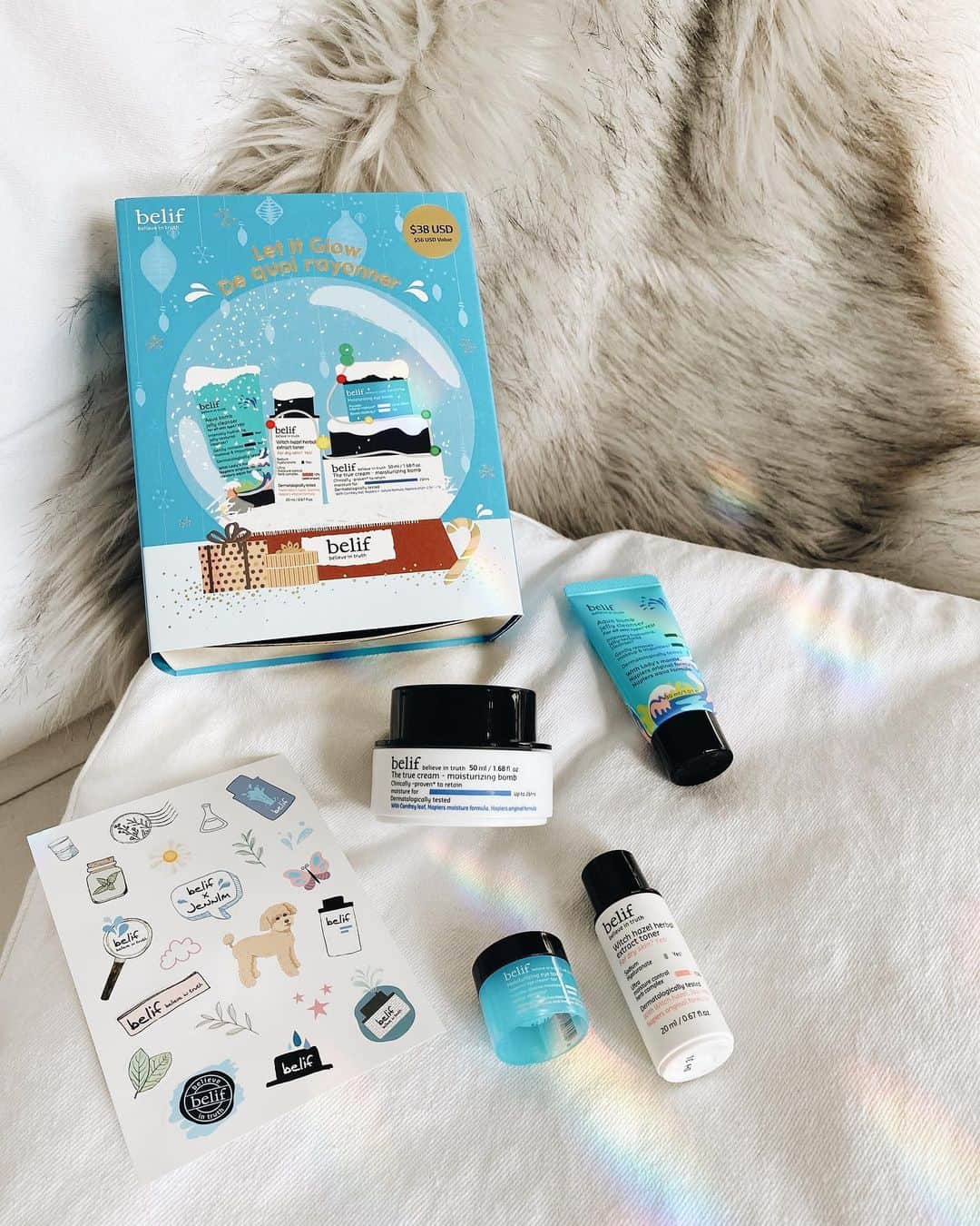 Jenn Imさんのインスタグラム写真 - (Jenn ImInstagram)「Glow bb glow ❤️  #ad Keep your skin hydrated with @belifusa’s Let It Glow Set exclusively at @Ultabeauty. It’s the ultimate hydration set to boost your skin’s moisture levels. The set comes with 4 products: The True Cream Moisturizing Bomb (Full size!),  Aqua Bomb Jelly Cleanser, Witch Hazel Herbal Extract Toner, & Moisturizing Eye Bomb. The set is a $56 value for the price of one full-sized Moisturizing Bomb ($38). If you buy any belif purchase over $35 at Ulta online, you’ll also receive a limited edition Jenn Im sticker pack + pouch!⁣ I’m also giving away 5 Let It Glow sets + sticker packs to five lucky winners! Be sure to follow the rules below to enter. Good luck! ☘️⁣  ⁣  〰️ WINNERS 〰️ @bphanny @hopeannn @imfeliciachen @dianaguir @shelleythepooh  Please check your DMs for further instructions. @Belifusa will be contacting you all shortly!   ⁣ #belifbff」11月21日 4時44分 - imjennim