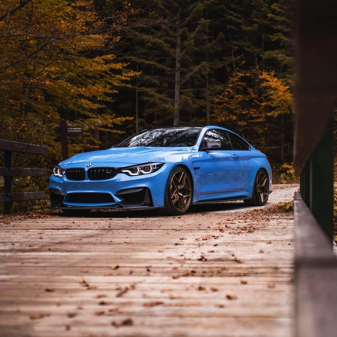 CARLiFESTYLEさんのインスタグラム写真 - (CARLiFESTYLEInstagram)「BMW M4 sitting on @concaverwheels. What’s your favorite ///M car? #carlifestyle」11月21日 4時47分 - carlifestyle