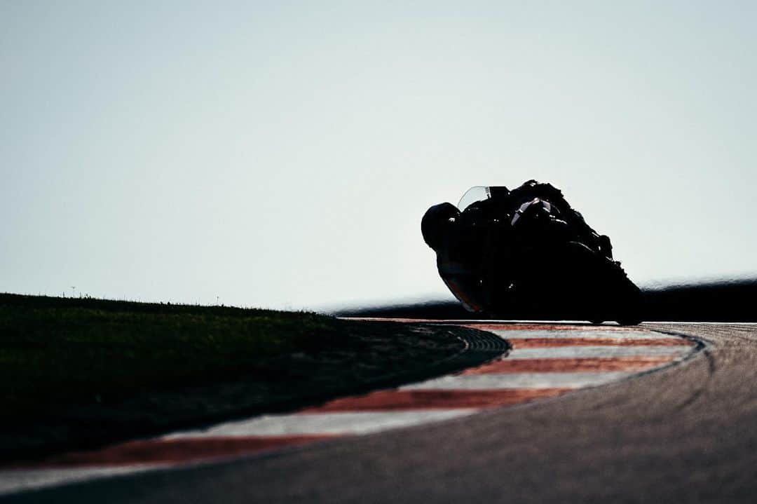 レプソル・ホンダのインスタグラム：「⚫️⚪️⚫️⚪️⚫️」
