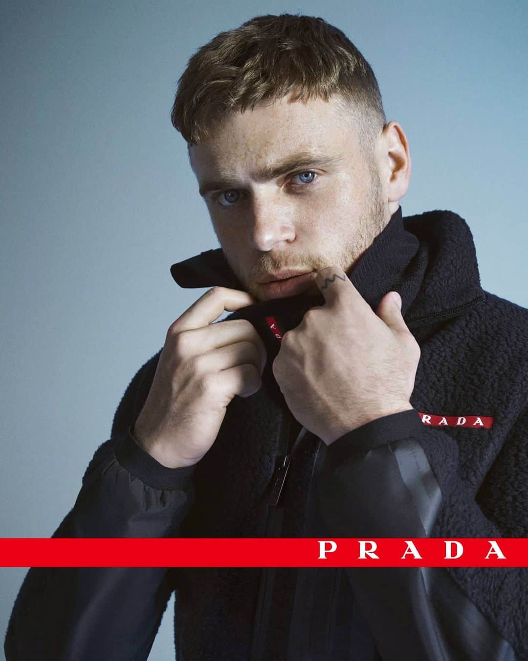 ガス・ケンワージーのインスタグラム：「Honored to be one of the faces of the Prada Linea Rossa FW20 campaign. Photographed by the talented @vanina_sorrenti. #Prada #PradaLineaRossa」