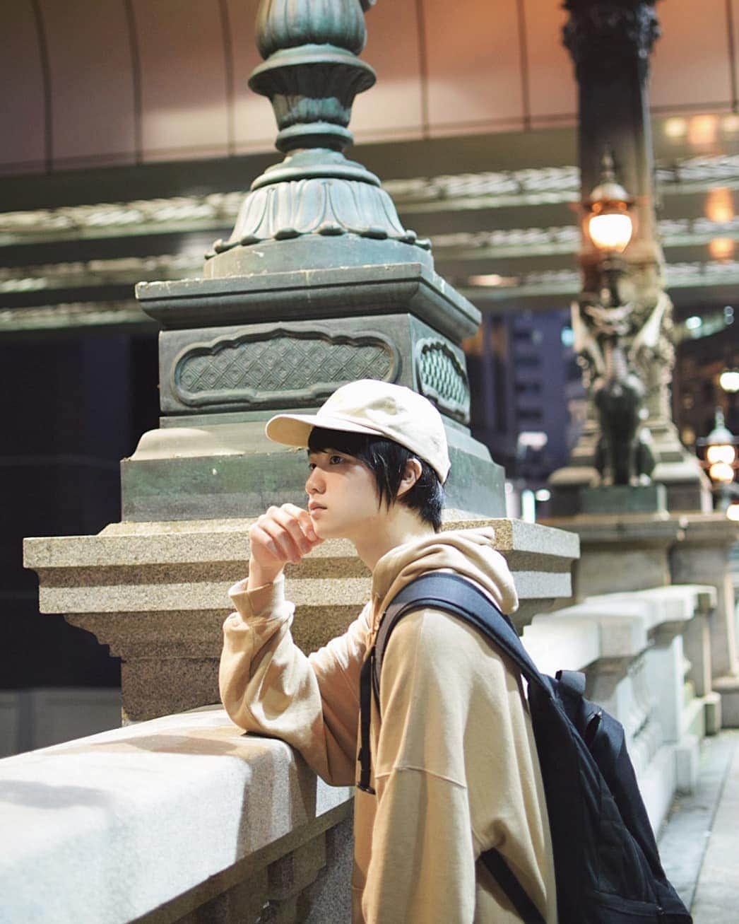 外山将平のインスタグラム：「ゆるっと。  photo by:key #photooftheday#camera#portrait#model#外山将平#役者#俳優#今日の外山#ootd#Nikon#肌#美肌#一重 #写真#撮影#カメラ#ポートレート#ファインダー越しの私の世界#カメラ好きな人と繋がりたい#作品撮り#黒髪#シンプルコーデ#fashion#natural#ビッグシルエット#オーバーサイズ#ゆるコーデ#autumn#drmartens#マーチン男子」