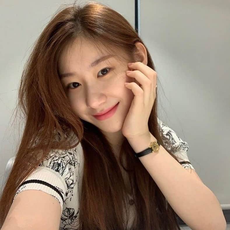 チェリョンのインスタグラム：「have a great weekend🌻 (sorry for being inactive)」