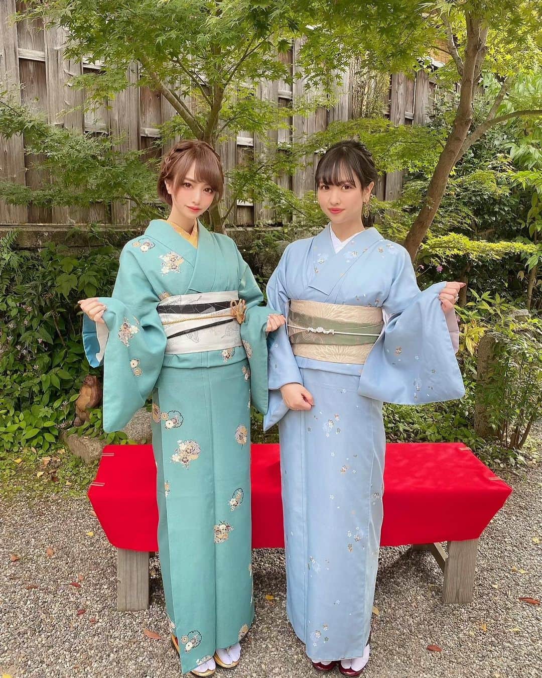 サキ吉さんのインスタグラム写真 - (サキ吉Instagram)「りなともう大人だから大人っぽいお着物にしよう！って選んだ柄👼💞 偶然デクとショートの色だった💚💙w 個人的にりなの色の組み合わせが本当に素敵だったよー🥰🥰🥰 ．  #京都 #kyoto  #京都観光 #京都旅行 #女子旅 #お着物 #着物コーディネート  #着物女子  #着物ヘア」11月21日 14時24分 - sakikichi1201