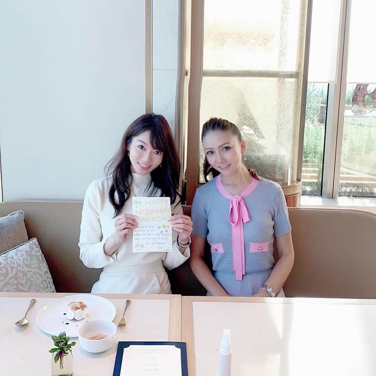 前田真理子のインスタグラム：「Birthday lunch with one of my favorite sis！ 大好きな仲良しのおねえちゃまとのバースデーランチでした。 今夜の「今日からやる会議」もお見逃しなく😊」