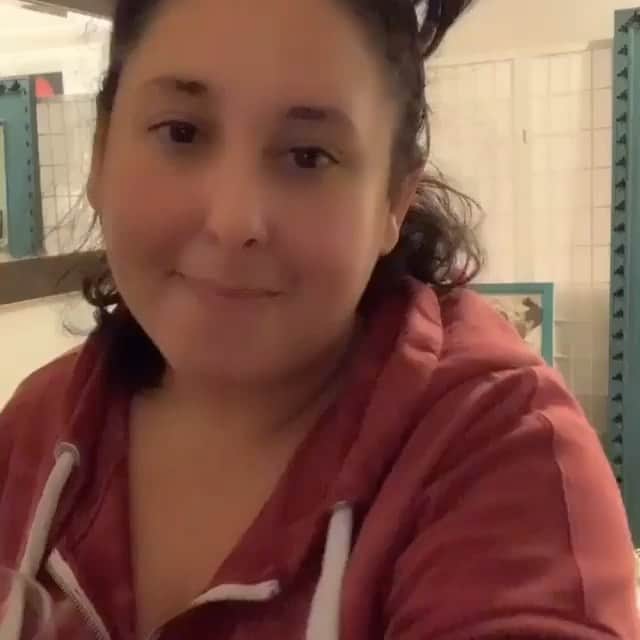 ダン・ブカティンスキーのインスタグラム：「#Repost @robynschallcomic says it ALL.  ・・・ When at 11pm and a glass of wine deep you find your 2020 goals list and can’t help but laugh!! 2020 goal list is trolling me hard! #goals #manifestation #thesecret #2020 #newyears #humor #laughing #breakdown #tiktok」