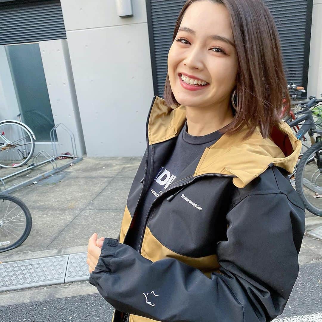 富久美玲のインスタグラム：「_ . 🆕 ついにマウンテンパーカーGET🐶💓 . ずっと欲しくて色々探しとったから ドンピシャすぎて本当に嬉しい！！！ . @human_graphics  ▷Mサイズ .  #私服#身長152cm#mireistylecode#ootd#マウンテンパーカー#humangraphics」