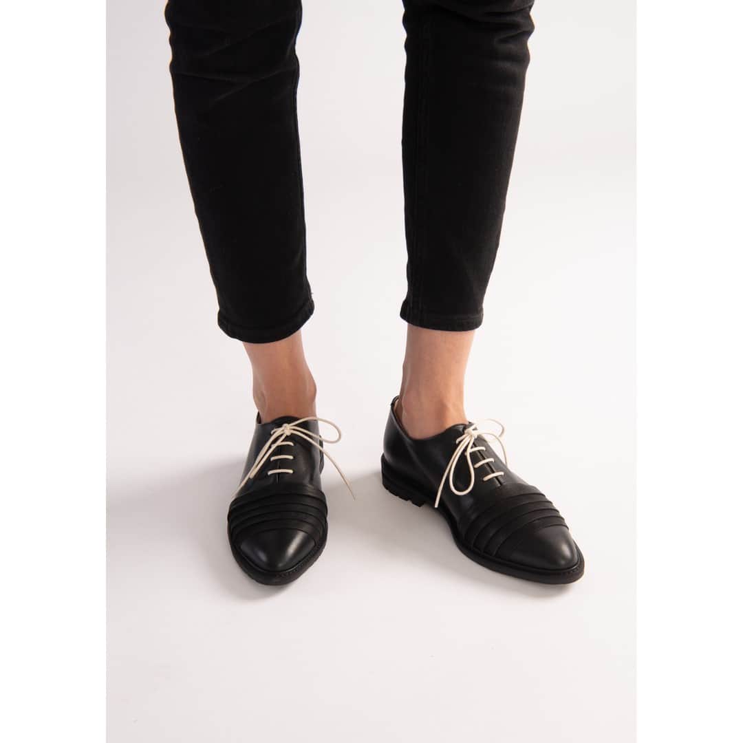 テーリポルキのインスタグラム：「Special offer 🖤Our classic Mila rubber also -20% during the Black Sheep of Fashion campaign weekend!⠀⠀⠀⠀⠀⠀⠀⠀⠀ ⠀⠀⠀⠀⠀⠀⠀⠀⠀ The idea of the campaign is to encourage people to support and buy from the local businesses. During the weekend we offer 20% off from selected shoes. The offer is valid both online and in our store. ⠀⠀⠀⠀⠀⠀⠀⠀⠀ ⠀⠀⠀⠀⠀⠀⠀⠀⠀ Our store is open today 11-17, welcome to shop safely!⠀⠀⠀⠀⠀⠀⠀⠀⠀ ⠀⠀⠀⠀⠀⠀⠀⠀⠀ #TERHIPÖLKKI #terhipölkkistore #finnishdesign #supportyourlocal #muodinmustatlampaat」