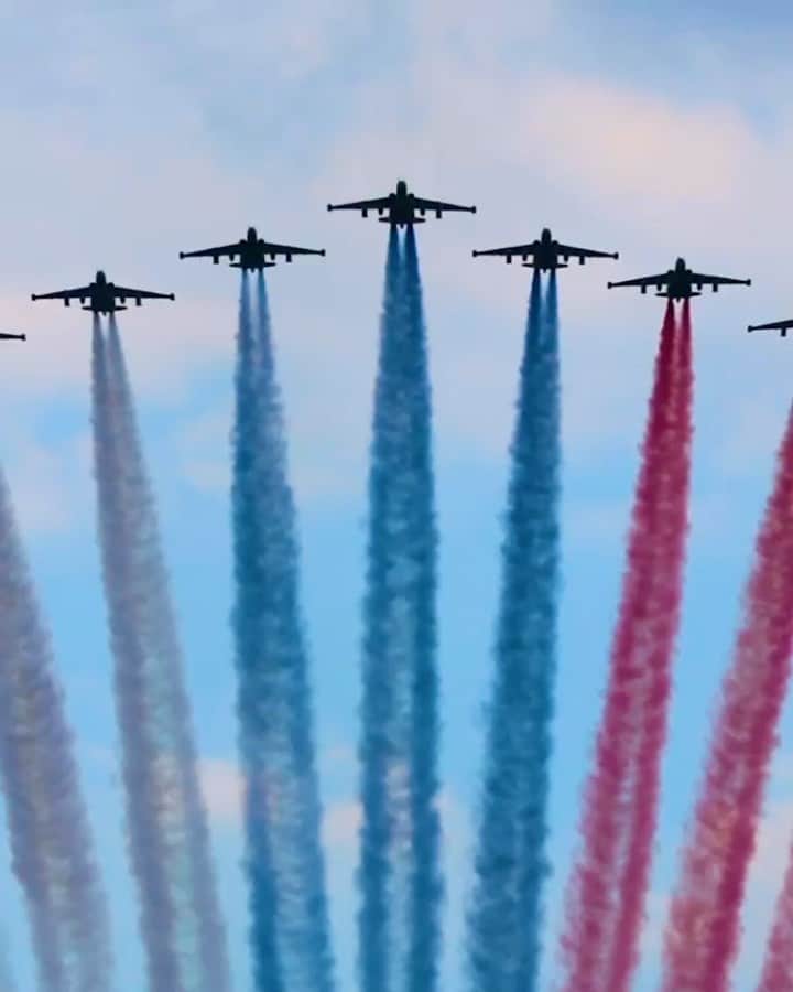 Eri Antonのインスタグラム：「🇱🇷  United StatesMilitary flavors NOW available to all!⁣ .⁣ 🎉 The once exclusive military @BangEnergy flavors are now available to the public! Join us in celebrating our troops by picking up an ice cold Strawberry Blast or Purple Kiddles! ⁣ .⁣ All military personnel will still receive an EXCLUSIVE 30% off discount SITE-WIDE at BangEnergy.com/Military with verified credentials. 🛒  .⁣ We appreciate you all! Thank you for your brave efforts to keep us safe! Cheers to the fearless heroes! 🥂  .⁣ Follow the inventor of Bang: @BangEnergy.CEO 😎 ⁣ .⁣ #Military #BangEnergy #EnergyDrink #MilitaryWomen #MilitaryMen #MilitaryStyle #SupportTheTroops #SupportOurTroops #TroopSupport #TheTroops #WeLoveOurTroops #SupportingOurTroops #Thankful #ThankfulForYou #ThankfulAndBlessed #ThankfulAndGrateful #ThankfulGratefulBlessed #LimitedTimeOffer #LimitedTimeOnly #Exclusive #Exclusives #NowAvailable #NowAvailableOnline #Heros #StrawberryFlavor #StrawberryBlast」