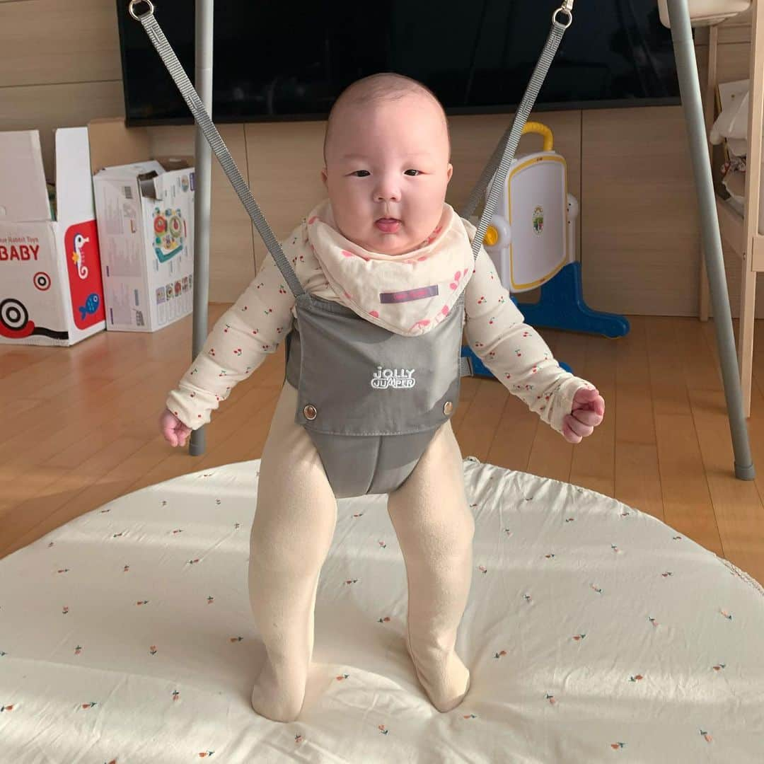 カン・ヘヨンさんのインスタグラム写真 - (カン・ヘヨンInstagram)「+123👶🏻💛 #졸리점퍼 2회차  #무아지경 ㅋㅋㅋㅋㅋㅋㅋ 빼꼼..세번째 뭐야? 유치원생인줄 알았어 왜이렇게 인자해?」11月21日 8時43分 - mangdoo_noona