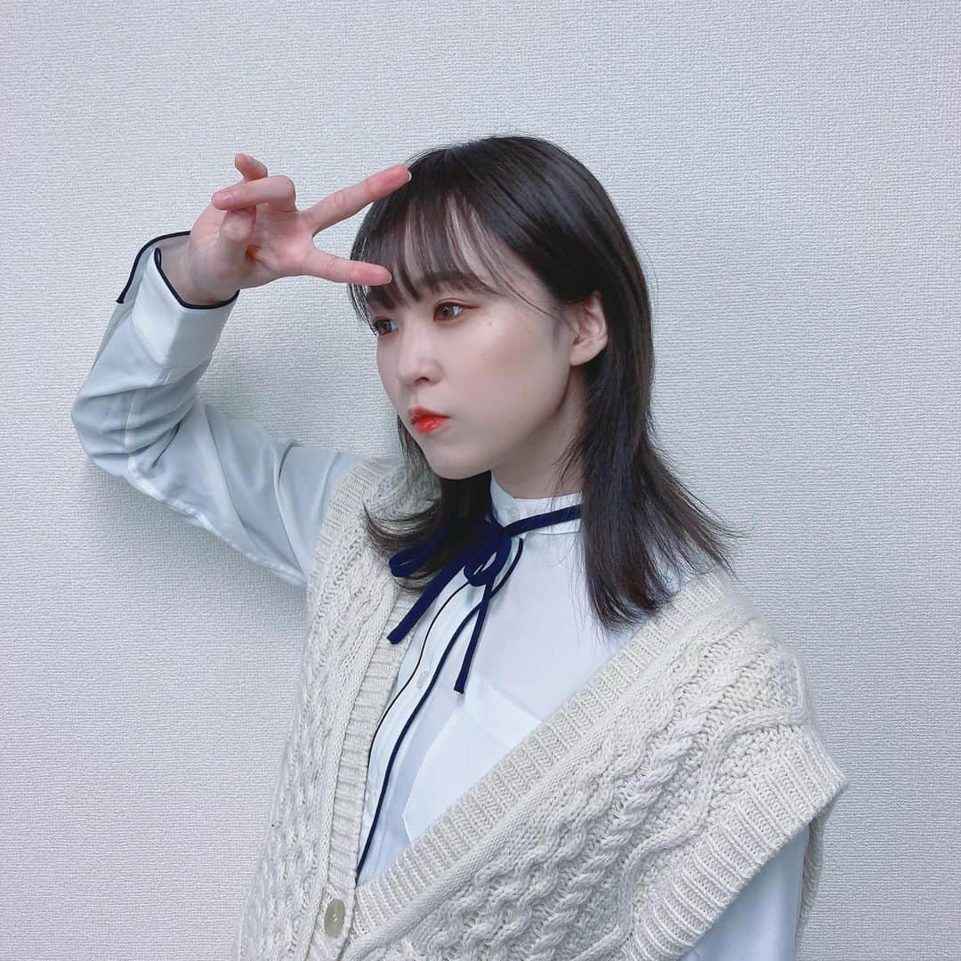 三田麻央のインスタグラム：「✌️」