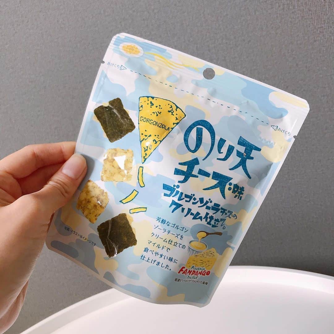 岩佐しおりさんのインスタグラム写真 - (岩佐しおりInstagram)「✔️🍠🥗 ・ おはようございます☀ 今朝はさつまいものサラダ💕 \今日の広島グルメ/ こないだの撮影で頂いた 広島土産まるか食品さんののり天チーズ✨ 今回は砕いてトッピングしてみた♪♪ 食感も味もアクセントになって 美味しかったです❤️❤️🌈 そのままおつまみで食べたら とまらないよ🤣🤪 ・ ◎さつまいもサラダ ・ #しおごはん #朝ごはん #サラダ #さつまいも #まるか食品 #広島グルメ」11月21日 8時48分 - i_am_shiorin