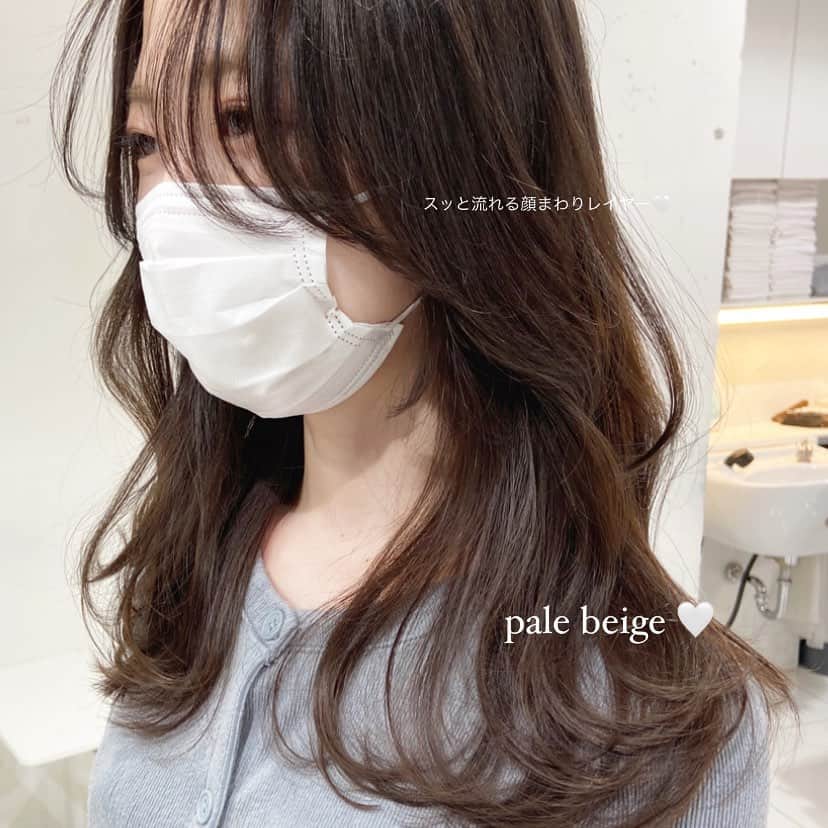 佃加菜のインスタグラム：「#スッと流れる顔まわりレイヤー🤍﻿ ﻿ 前髪から繋がるゆるいレイヤーで大人可愛らしく🤍﻿ ﻿ 後ろワンカールでも顔まわりのニュアンスでキレイめな印象になります♡﻿ ﻿ ﻿ "可愛い"から"可愛らしい大人"に🤍﻿ ﻿ カラーはペールベージュ🤍﻿ ブリーチ無しで品の良い髪質に🤍」