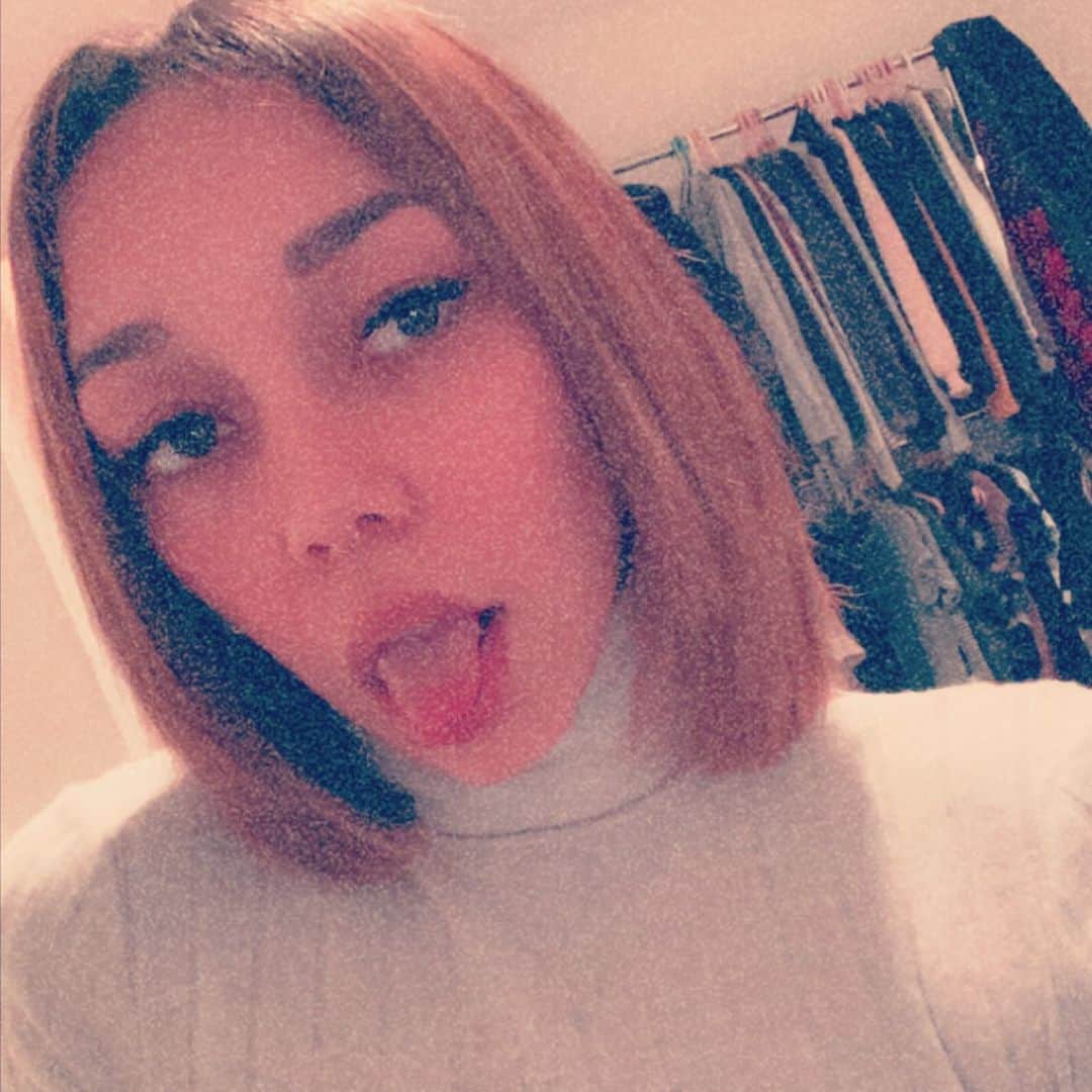 Mirabelのインスタグラム：「Being myself 💫  Wild and sweet」