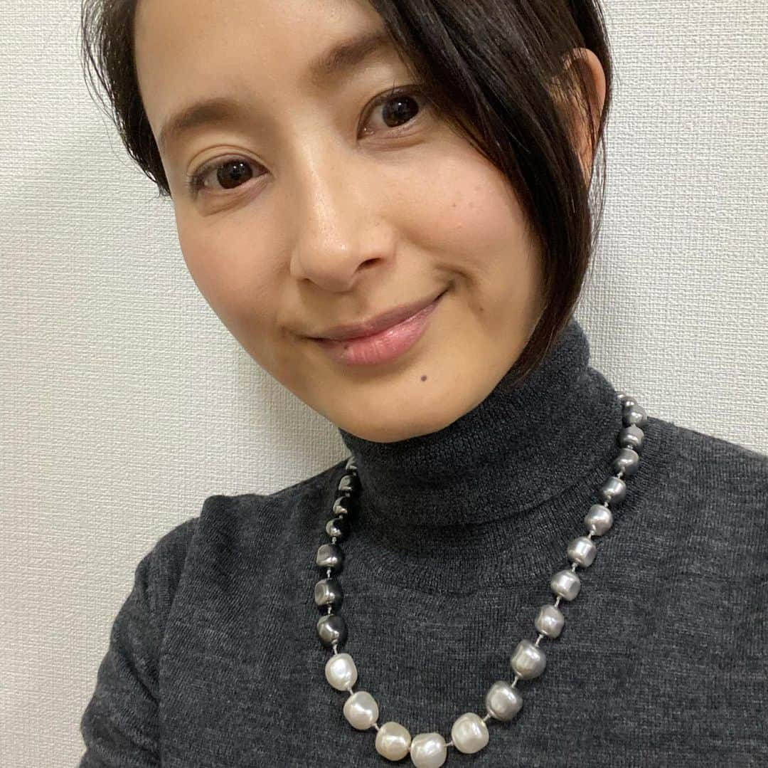 桜一花さんのインスタグラム写真 - (桜一花Instagram)「本日こちら情報解禁です。  以前公演でご一緒した、隼海惺ちゃんにお声かけ頂き、参加します！  ユミコレ×アンシャーリー共同企画 『ユミコレコラボ　Vol.2』開催決定✨  世の中は厳しい状況となっておりますが、少しでも多くの方にお心が明るくなる場を提供出来たらと思っております。 感染予防対策は万全にお客様のお力もお借りして沢山の方にお越し頂きたいです！ 桜一花さん、遥海おおらさん、華耀きらりさんにはショップスタッフとしてもご参加頂きます！ ぜひ皆様の笑顔に出逢えますようお待ちしております！  ユミコレ 隼海惺  ☆ユミコレコラボ　Vol.2☆ 🦔日時🌵 2020年12月11日(金)12:00〜19:00   12月12日(土)11:00〜19:00 🦔場所🌵 IL REGALO〜イルレガーロ〜 〒156-0026 東京都中野区新井1-7-13 ※中野駅北口から徒歩約6分 沙央くらまさんプロデュースhttps://yakeko3823.wixsite.com/ilregalo ○沙央さんからの一言 今回こうして素敵なご縁で私の空間プロデュースした IL REGALO で素敵なイベントをして頂けて嬉しいです。 イルレガーロはイタリア語で『贈り物』。この場所が皆さまにとってステキな時間になりますように、、、❤︎  🦔参加SHOP🌵 🌸鈴奈沙也さん 〜いすず茶園〜 佐賀嬉野茶 ○店長からの一言　 抹茶たっぷりで　まろやかな味わい 水出し🆗ですので　簡単に作り立てのお茶をお楽しみ頂けます。とても綺麗なグリーンで　おもてなしにもピッタリ❗ ウィルス対策にも是非✨  🌸桜一花さん 〜choccoto〜 「皆様の生活の中にちょこっと（choccoto） 幸せと輝きを」をコンセプトに立ち上げたハンドメイドアクセサリーブランド ○店長からの一言 この度「choccoto」というハンドメイドアクセサリーブランドを始めました。ハンドメイドならではのオンリーワンのアクセサリーを付けて、日々の生活のテンションをちょこっと上げて頂ければと思います。アンシャーリーさんのブースでも私の好きな香りで作らせて頂きましたフレグランスオイルを販売致します！ぜひ色々と覗いてみて下さい。 ☆11日のみショップスタッフとして参加。12日も商品は展開しております。  🌸遥海おおらさん 〜元祖カリカリ梅　赤城フーズ〜 元タカラジェンヌが生み出した「梅ジェンヌ」や「うめジンジャーシロップ」等 ○店長からの一言 宝塚と梅を愛しています！宝塚の頃と同じように皆さんに笑顔になって頂けるよう美味しい商品をお届けします！ ☆両日共にショップスタッフとして参加  🌸沙央くらまさん 〜sora smile 〜 廃水処理・環境浄化剤の業者さんが開発した素晴らしい多目的洗剤をプロデュースしました！ ☁️泡より自然の力で、地球に寄り添う未来へ🌈をコンセプトにした素晴らしい洗剤です ☺︎排水溝もピカピカ ☺︎生分解性 ☺︎12ヶ国特許取得 ☺︎コロナ等の除菌成分・菌剤配合 ☺︎子供やペットに安心の非イオン系界面活性剤 ○店長からの一言 是非この機会に沢山の方に使って頂けたら嬉しいです♪  🌸純（岬麗）さん 〜ギャラリーショップJUN〜 ハンドメイドのレターセットやトートバック ○店長からの一言 普段は絵を描いたり人形を作ったりしています。世界にひとつしかないハンドメイドのレターセットやトートバックで、生活の中にちょっとした''アート''を取り入れる喜びを感じていただければと思います。  🌸アンシャーリーさん 舞台、ウェディングアクセサリー 普段使える可愛いアクセサリー お団子キャップセット等 ○店長からの一言 宝塚にあるお店ですが、今回東京初出店です！宝塚が好きな方、ウェディングアクセサリーをお探しの方にピッタリな商品をご用意させて頂きます。よろしくお願いします。  アンシャーリー内タカラジェンヌプロデュース商品 〜PRILLIAN〜 白鳥かすがさんプロデュースコスメPRILLIANは、最先端のバイオ技術を導入した今話題の韓国スキンケアコスメです。11月15日にリリース商品をいち早く皆様にご紹介致します。  〜フレグランスオイル〜 元宝塚歌劇団の方とコラボレーションしました！シャンプー、トリートメント、スタイリング剤、バスオイル、ハンドクリーム、キャンドルなどお好きな物に香り付けしてお楽しみ頂けるフレグランスオイルです。もちろん当店の無香料シャンプー・トリートメントにも使えます！ ☆香り☆ 桜一花さん‥ヒノキ、ベルガモット 華燿きらりさん‥ゼラニウム、ローズマリー、ティーツリー 麻央侑希さん‥ユーカリ、グレープフルーツ 早乙女わかばさん‥ゆず、オレンジ ☆華燿きらりさんに両日共にショップスタッフとしてご参加頂きます。  ！コロナウィルス感染防止対策について！ コロナウィルス感染防止対策として定期的な換気と消毒を行います。お客様へは入店時の検温と消毒のご協力をお願い致します。 また場合により入場制限させて頂く事もございますので予めご了承ください  お待ちしております！  #桜一花  #ユミコレ」11月21日 10時05分 - sakuraichika_official