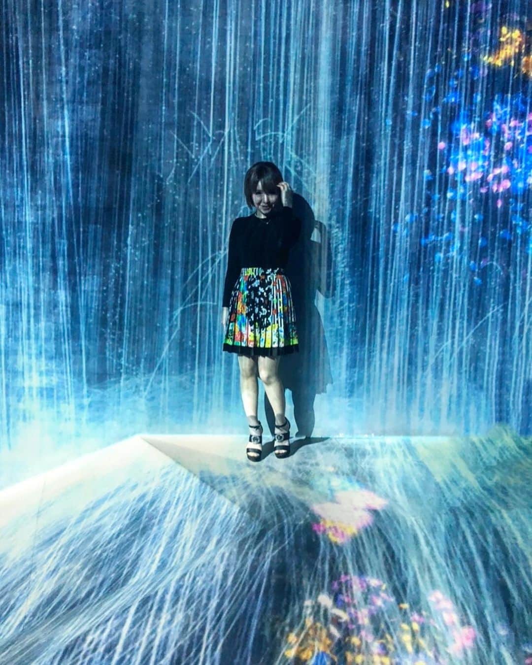 のインスタグラム：「チームラボ貸切❤️（AMEX特典） 人いないだけでいつもよりキレイに見えた！」