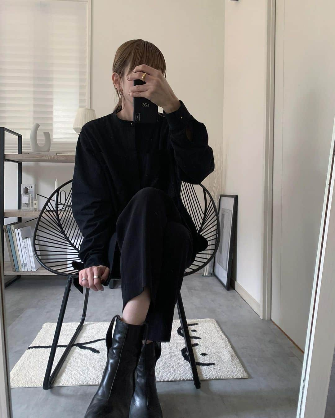 Mie Kawanoさんのインスタグラム写真 - (Mie KawanoInstagram)「久しぶりのハイトーンカラーに 少しそわそわ♡ tops @canaljean #canaljean pants #6beautyandyouth  boots #mm6 #coordinate #code #instafashion #instagood #コーデ」11月21日 10時34分 - cota_ra