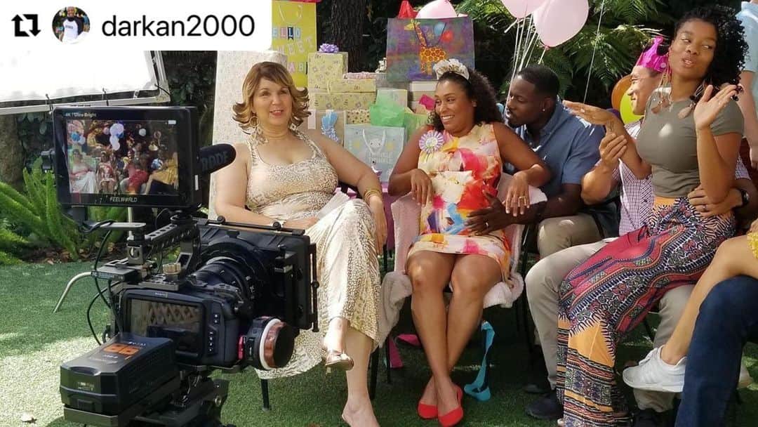 ダフニ・クラークのインスタグラム：「#Repost @darkan2000 with @make_repost ・・・ On set this past summer with the cast and crew of A New Life. Great times. Shooting is always the fun part but no one knows the lonely time and woes of editing and post. 😕I'm making a classic though. Shout out to all who have been in my corner and helping me to keep going!!!! 📸Photo cred: @dalonjholland #anewlife #indiefilm #romanticdramedy #btaw #director #anewlife2020」