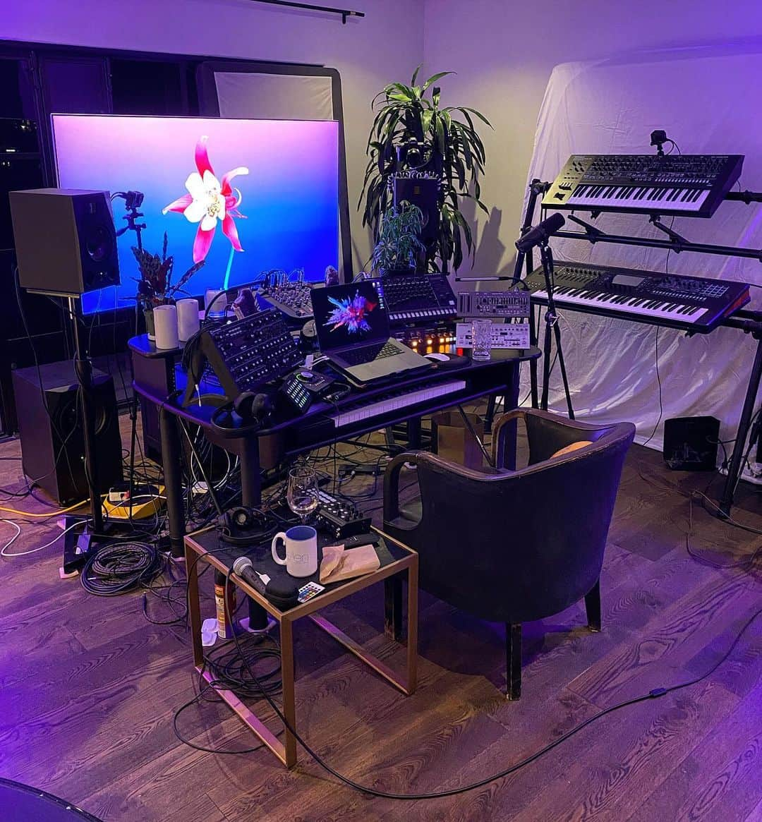 Disclosureさんのインスタグラム写真 - (DisclosureInstagram)「Packing up & moving onto another studio space tonight... 🎛 For me saying bye to a studio is a real thing. There is an energy from the time & effort, ups & downs, frustration & happiness that remains somehow until you return. This time it’s all elevated a little more as millions of people were watching me create over the last couple of months online! Thank you all for tuning in & helping us grow on Twitch & for all the positive, heartfelt & loving comments. We have both been really enjoying it. See you next week for new waves & vibrations - Guy 🌱🌿🌳 🌊 🎶」11月21日 11時45分 - disclosure