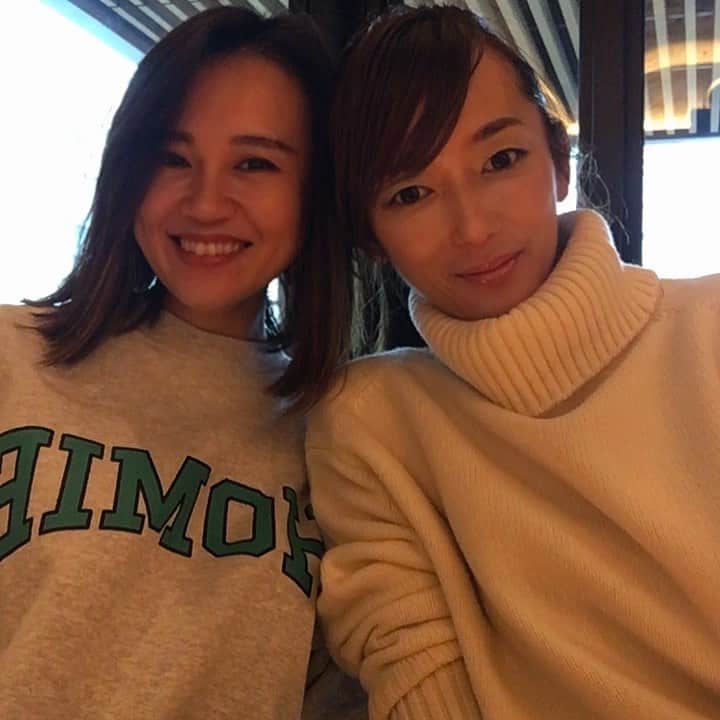 増山敬子のインスタグラム：「今日から3連休なんだね！ 週末は予定を入れなかったので ゆっくり久しぶりに子供達と 過ごします💗  メンターのまきちゃん @masuda_makiko  京都にお引っ越ししちゃったから あまり 逢えないけど、ポジティブマインドで 常に人の為に動きまわってるイメージかな！ 三人のママだよっ🤱 そして吸収力が凄いっー！」