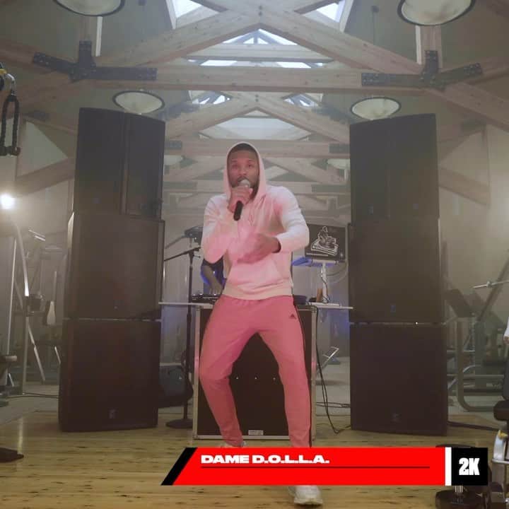 デイミアン・リラードのインスタグラム：「My #2KFest performance from my home gym in Portland drops a little after 8:30 west coast time tonight. You can stream it on @NBA2K’s Twitter and YouTube. Tap in! #DameDOLLA 🎤」