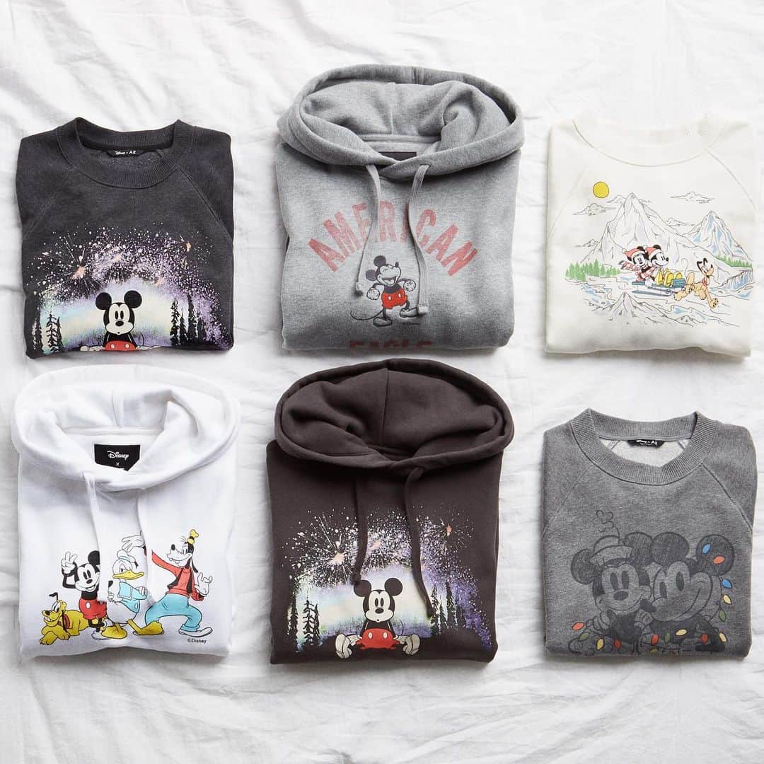 アメリカンイーグルのインスタグラム：「今シーズンは@Disney x AEのパーカーとスウェットシャツで友達とお出かけしよう😉 ＃mickeyfriendsstaytrue   @Disney, @mickeytrueoriginal」