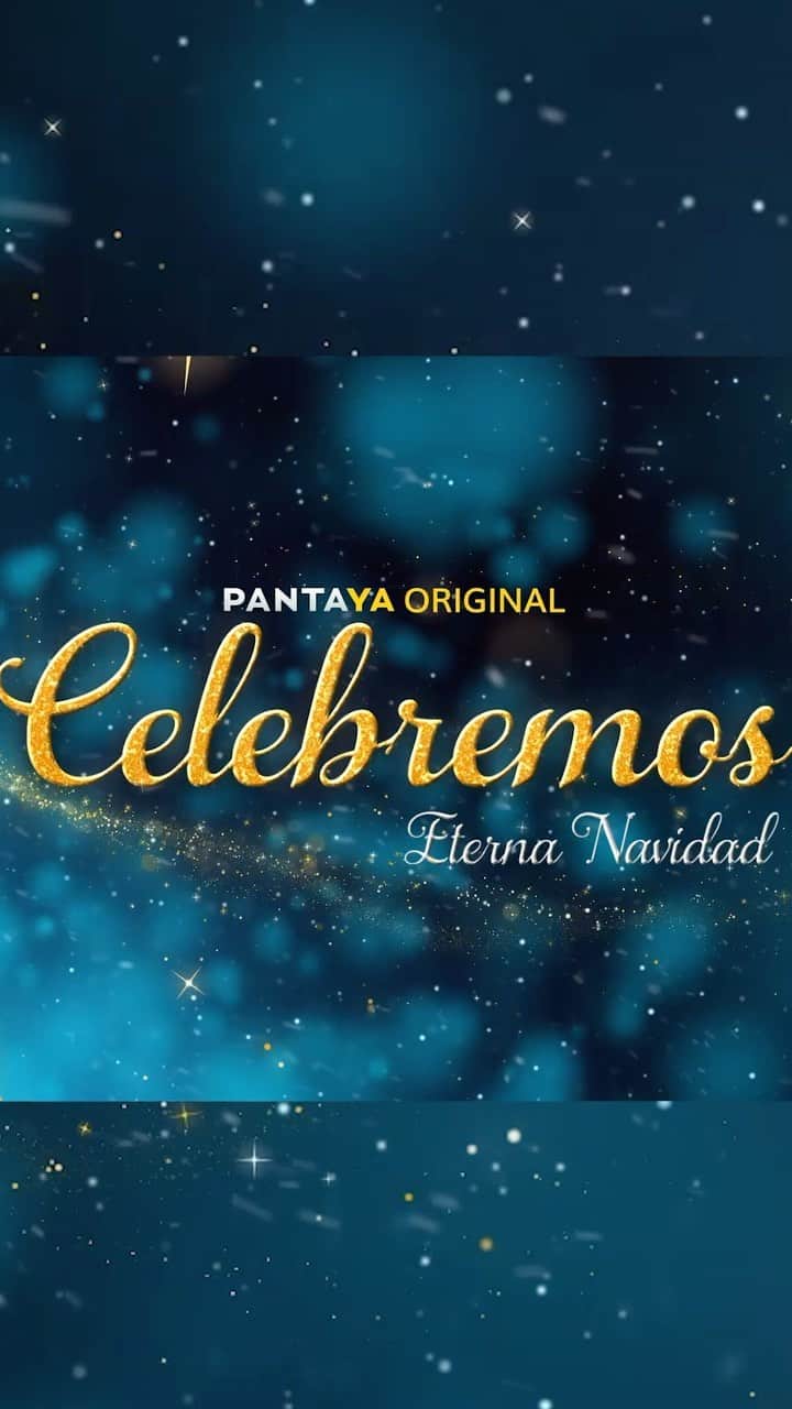 Danna Paolaのインスタグラム：「I’m so ready for Christmas !!!! ¡Celebremos juntos #EternaNavidad! ❄️❄️❄️ Ya quieroooo!!!! a partir del 4 de diciembre con un especial navideño sólo por @streampantaya 🎄💙💙」