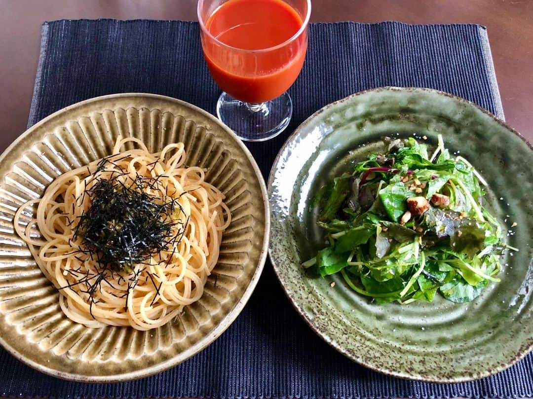 ホリエアツシさんのインスタグラム写真 - (ホリエアツシInstagram)「いつものやつ🍝🥗 #高菜明太パスタ」11月21日 12時24分 - a.horie